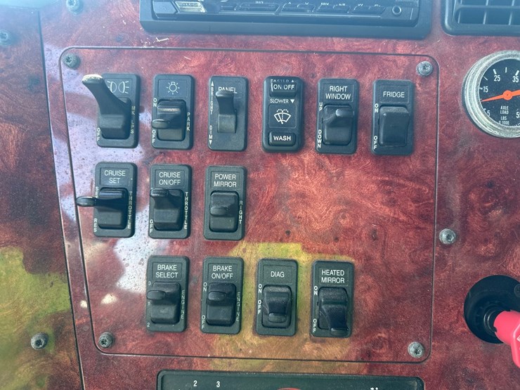 2004-massey-ferguson-8-image-31