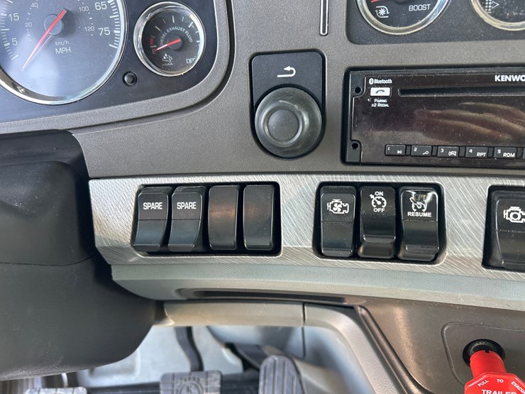 2018-kenworth-t680-image-70