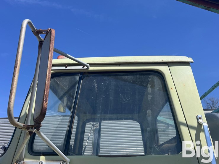 1976-ford-f700-image-19