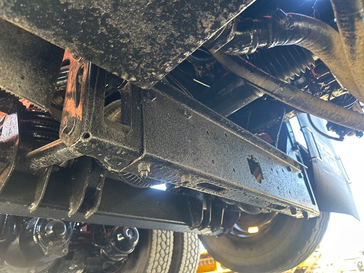 2012-international-7600-image-47