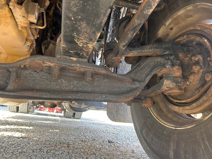 peterbilt-388-image-35