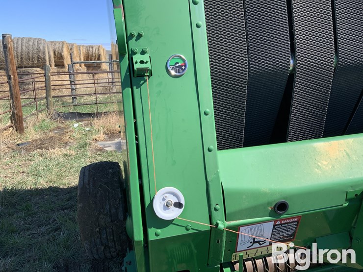 2010-john-deere-568-image-15