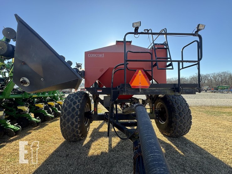 case-ih-2400-image-41