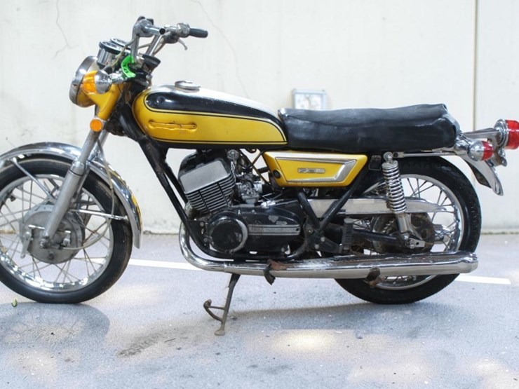 1972-yamaha-ds7-motorcycle-image-4