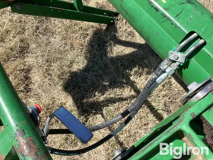 2016-john-deere-640r-image-12