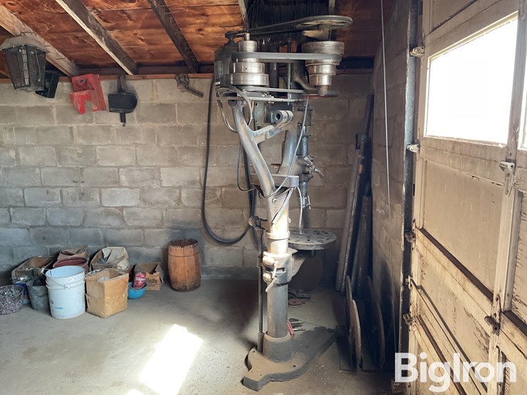 champion-20”-camelback-drill-image-2