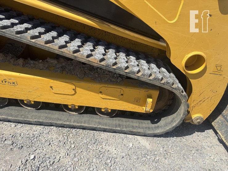 2019-gehl-vt320-image-5