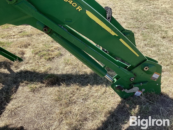 2016-john-deere-640r-image-18