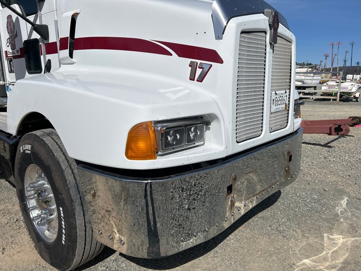 1999-kenworth-t600-image-11