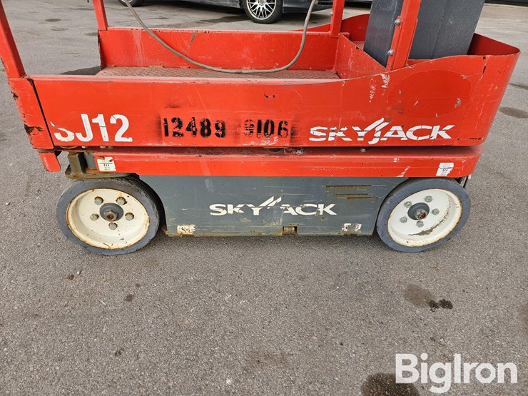 2016-skyjack-sj12-image-16