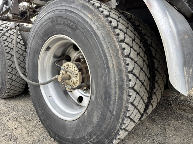 2022-peterbilt-567-image-20