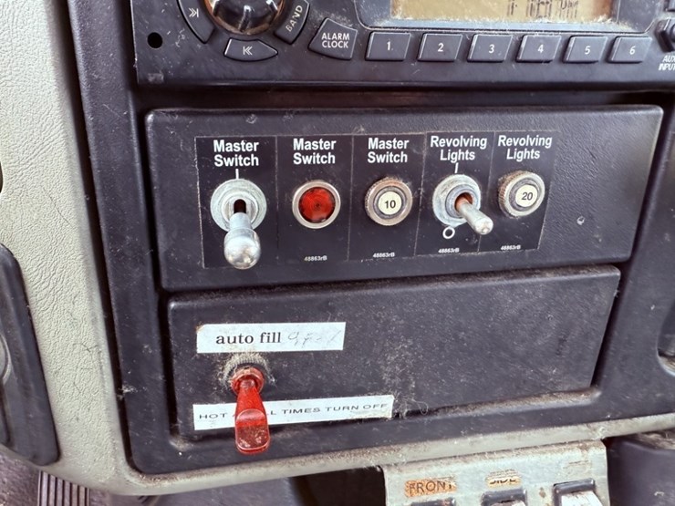 2013-international-7400-image-29