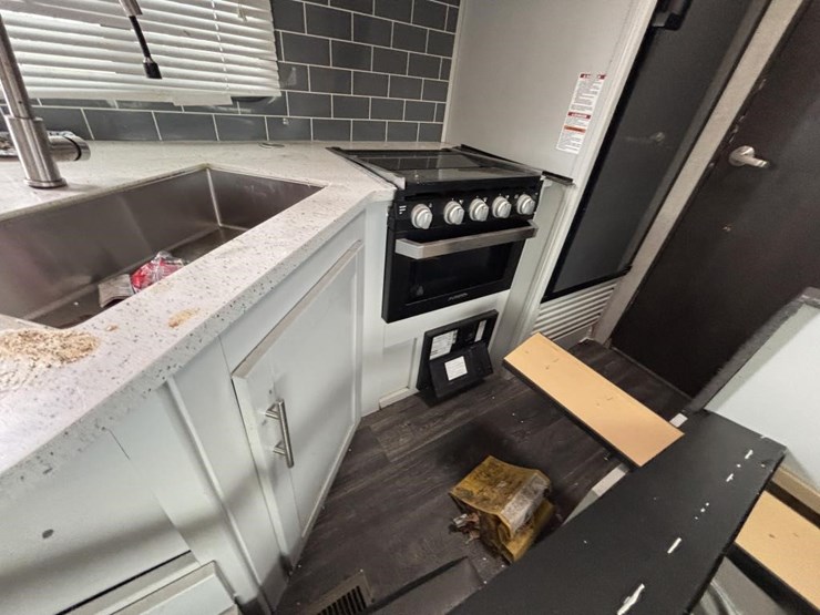 2020-premier-bl19fbpr20-travel-trailer-image-31