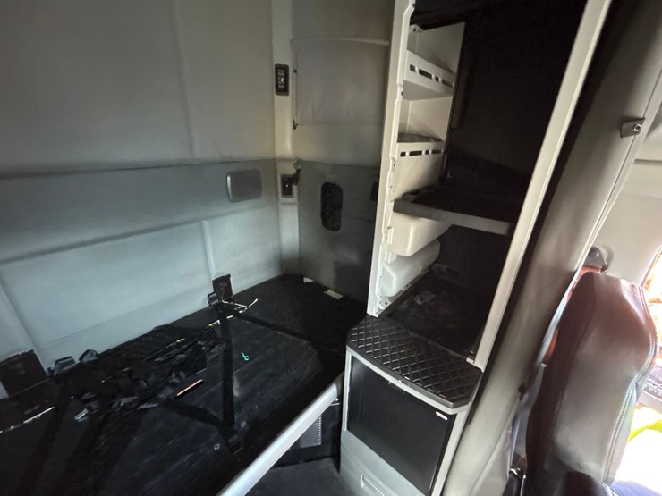 2018-kenworth-t680-image-78