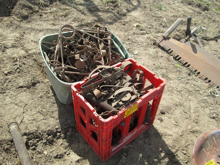 #36793-•-lot-of-steel-traps-image-1