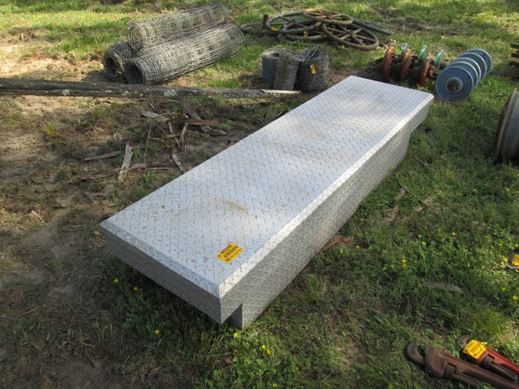 #45956-•-diamond-plate-toolbox-image-1