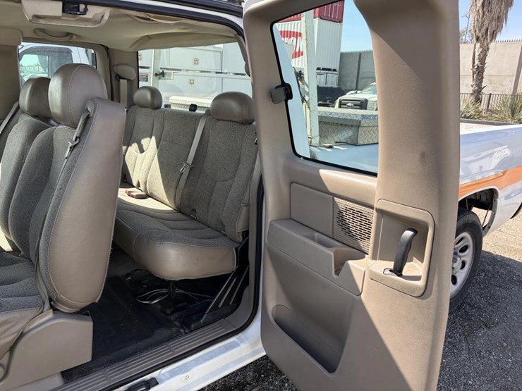 2006-chevrolet-silverado-1500-image-13