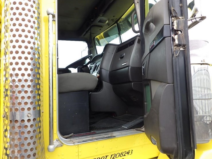 2008-kenworth-t800-image-62