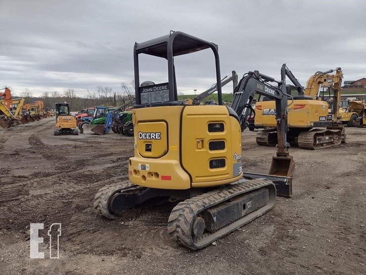 2020-deere-35g-image-44