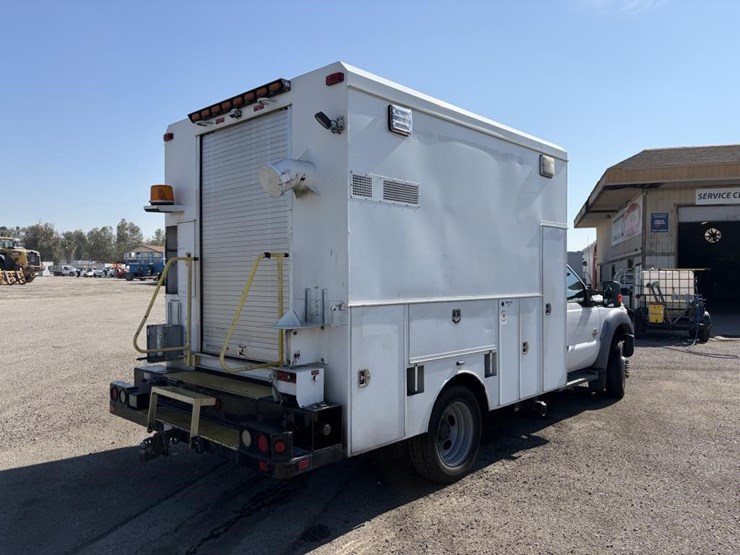 2012-ford-f550-image-3