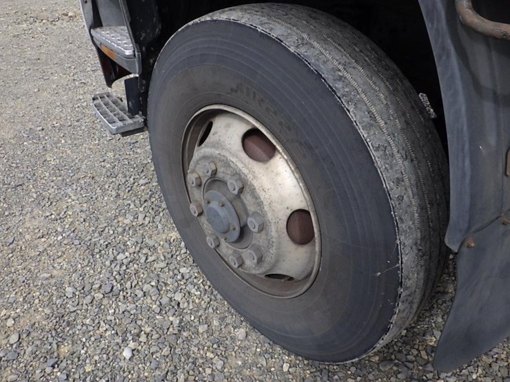 2006-mitsubishi-fuso-fm61f-image-13