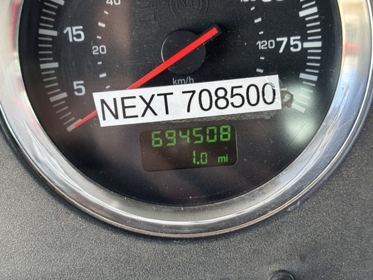 2013-kenworth-t800-image-35