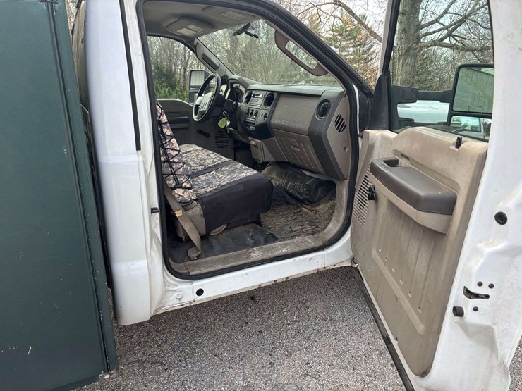 2008-ford-f550-image-26