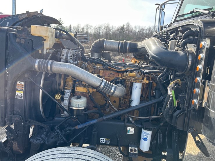 peterbilt-388-image-37