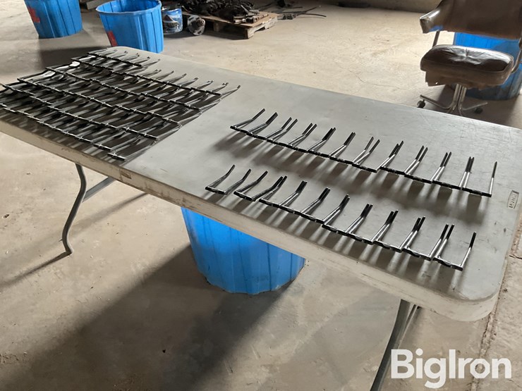 rake-up,-macdon-poly-pickup-header-teeth-image-5