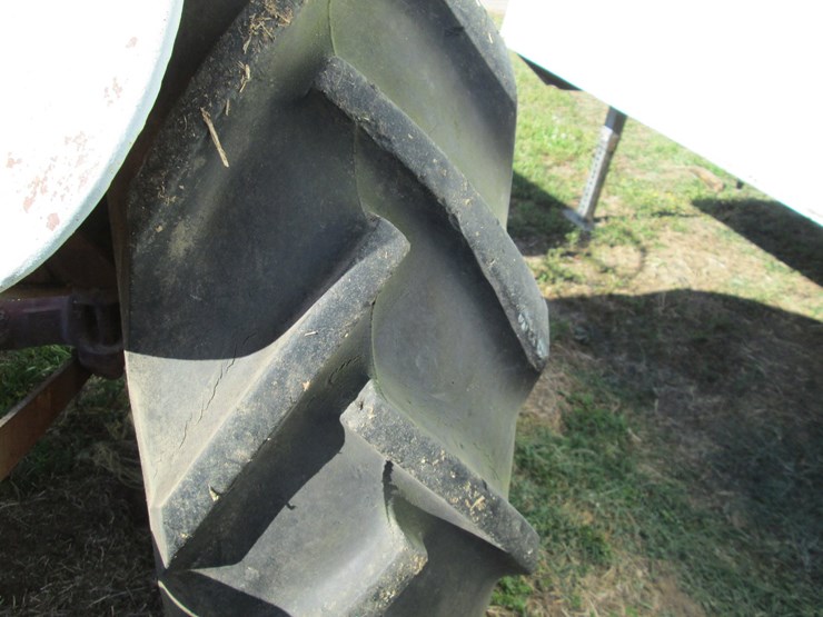 1950-ford-tractor-image-10