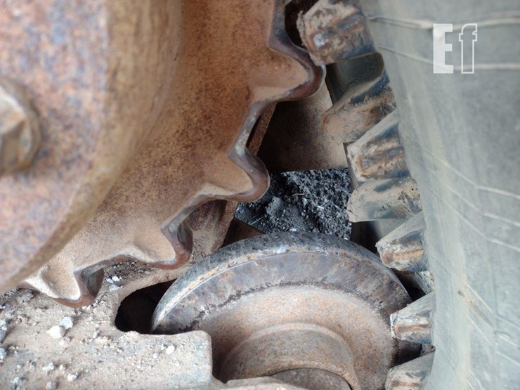 2013-bobcat-t770-image-18