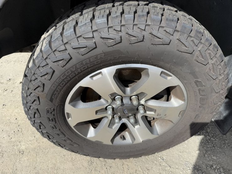 2014-ford-f150-xl-image-16