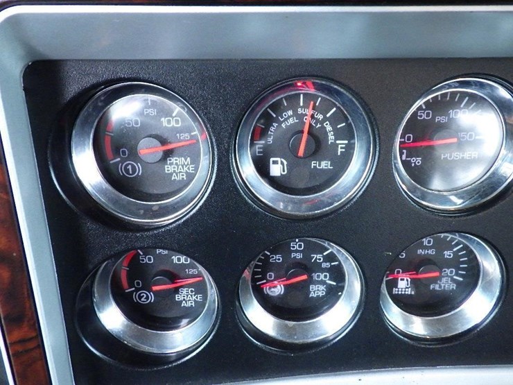 2016-kenworth-w900-image-90