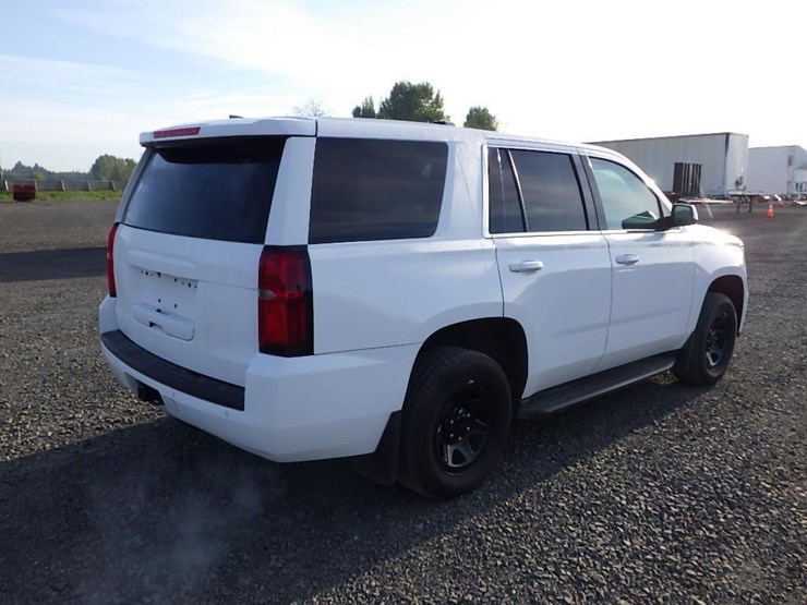 2017-chevrolet-tahoe-image-5