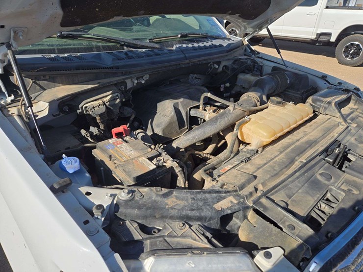 2016-ford-f150-xl-image-21