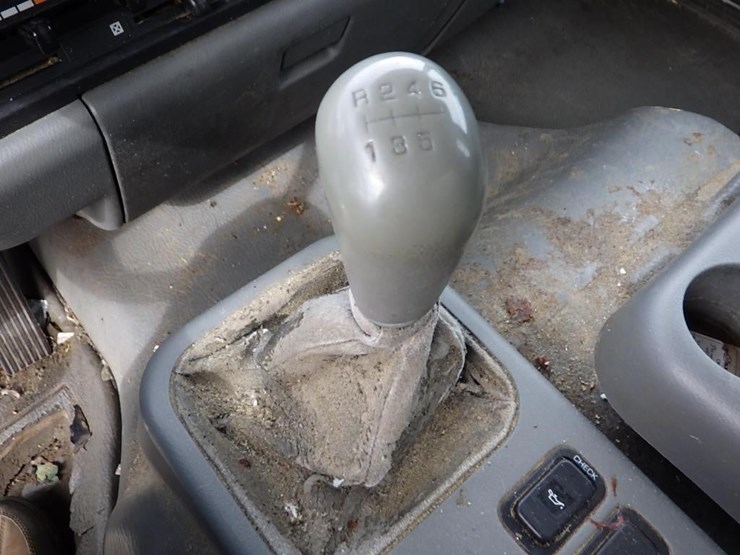 2006-mitsubishi-fuso-fm61f-image-28