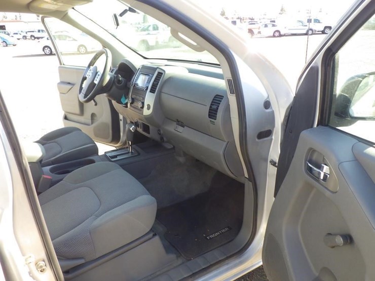 2017-nissan-frontier-image-6