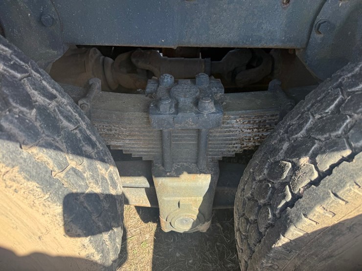 #1119-•-1990-international-navistar-paystar-5000-26'-flat-bed-truck-image-36