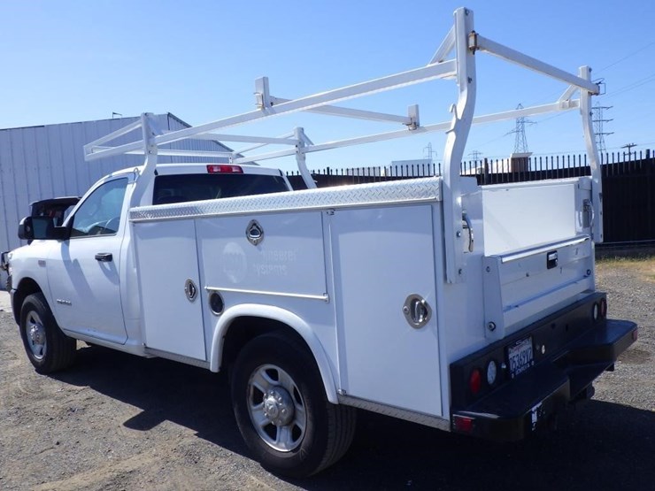 2019-dodge-2500-image-4