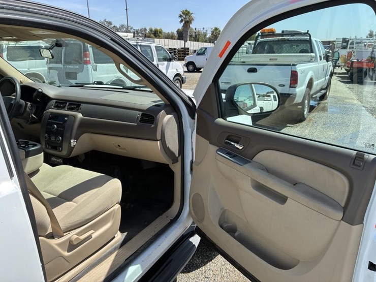 2014-chevrolet-tahoe-image-11