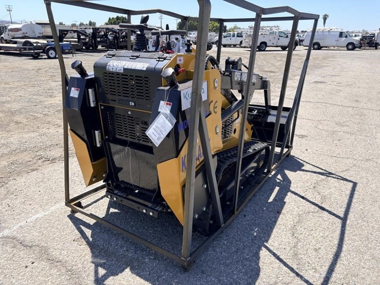 2026-agt-kkta27-skid-steer-loader-image-3