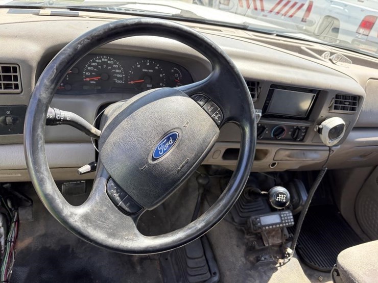 2003-ford-f450-image-17