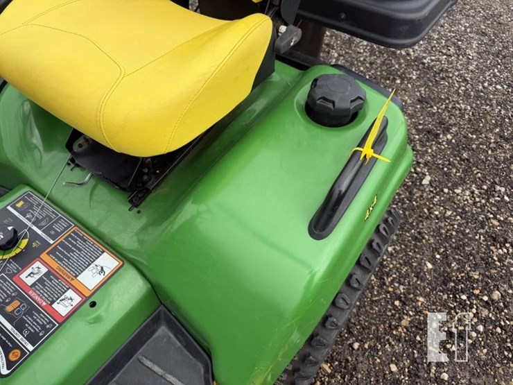 2017-john-deere-x738-image-27