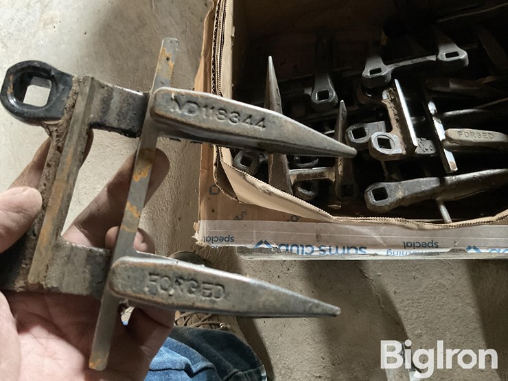 macdon-sickle-guards-image-11