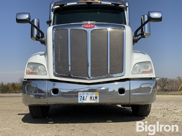 2016-peterbilt-579-image-9