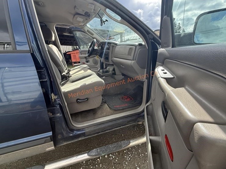 2004-dodge-ram-3500-image-33