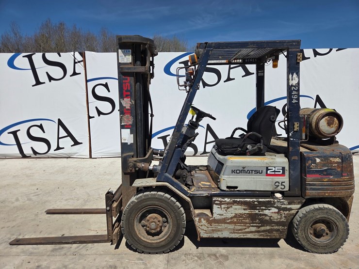 komatsu-fg25t-11-image-2