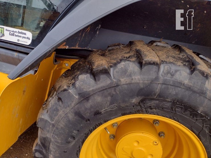 2020-deere-310l-image-13