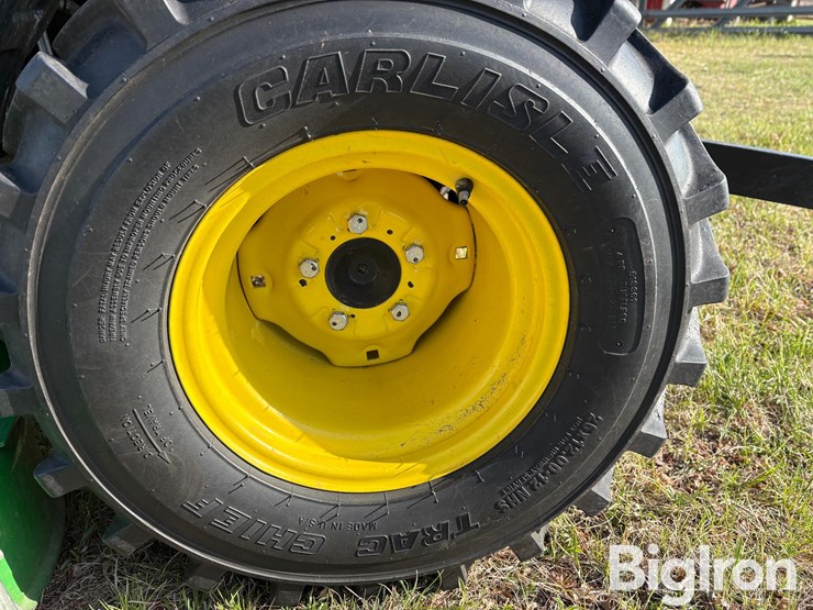 2013-john-deere-1025r-image-17