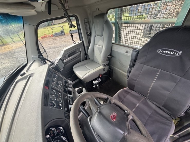 2019-kenworth-t880-image-32